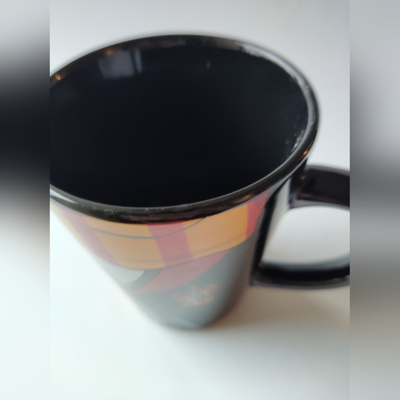 Harry Potter Gryffindor Mug - Picture 2 of 4